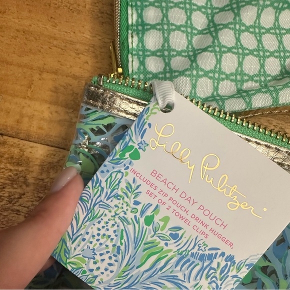 Lilly Pulitzer Beach Day Pouch NWT - Picture 7 of 9